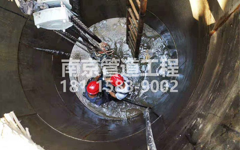 242玄武湖污水池清理