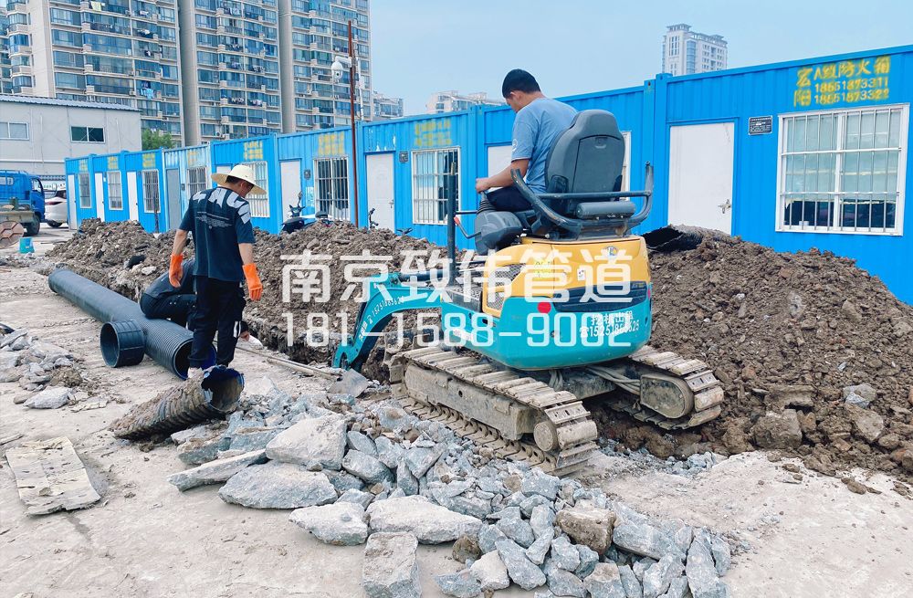 328玄武湖开挖置换管道